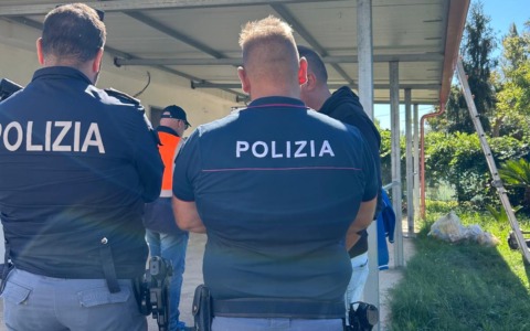 Abusivismo, al via le demolizioni