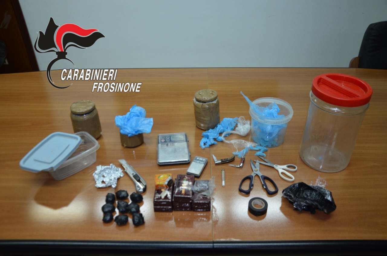 Droga a domicilio, cinque arresti in quattro comuni della ciociaria