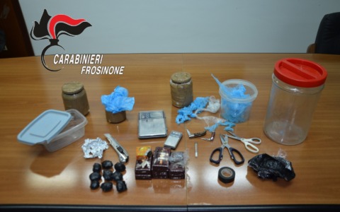 Droga a domicilio, cinque arresti in quattro comuni della ciociaria