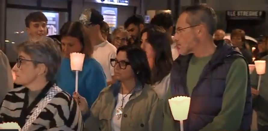 Fiaccolata per Federico, familiari e amici chiedono giustizia