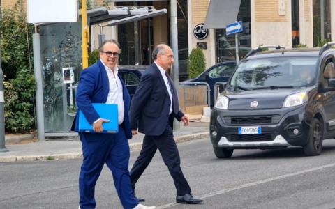 Corruzione, Enrico Tiero tre ore davanti al Gip: “Ha chiarito ogni aspetto, siamo fiduciosi”. LE INTERVISTE