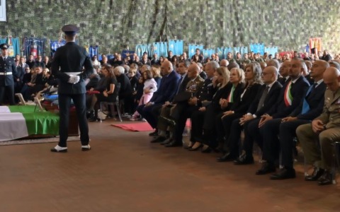 Tragedia aerea, i funerali al “Comani”. LE IMMAGINI