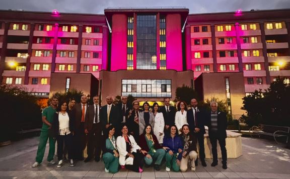 Illuminati di rosa gli ospedali della provincia