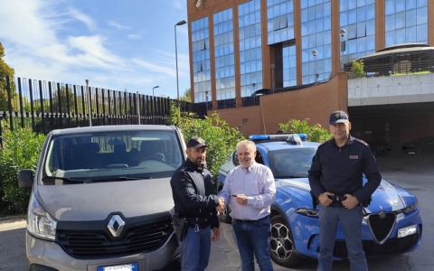 La Polizia restituisce un furgone rubato alla Parrocchia di Argenta