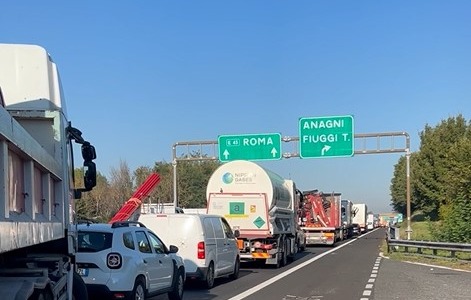 Incidente sull’ A1, atterra l’eliambulanza