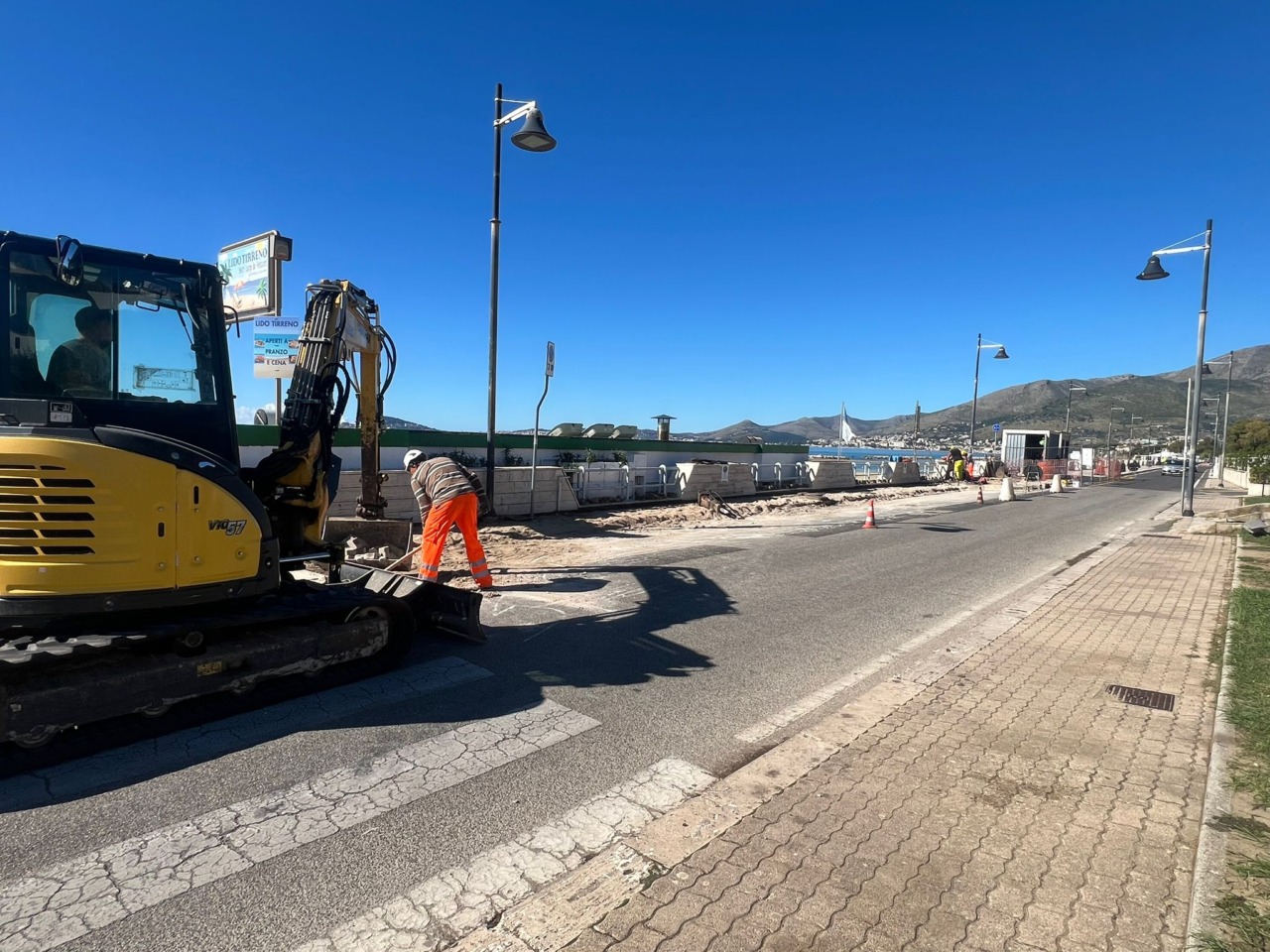 I lavori di riqualificazione presso il lungomare di Gianola-Santo Janni