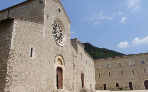 La mostra collettiva “Arte in Abbazia” per restaurare l’antico organo