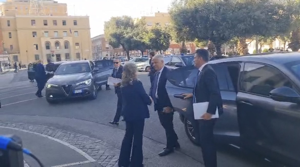 Sicurezza, il ministro Piantedosi in Prefettura. “Grande attenzione per la provincia…”