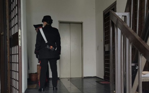 Rapinava le farmacie comunali, arrestato dalla Polizia