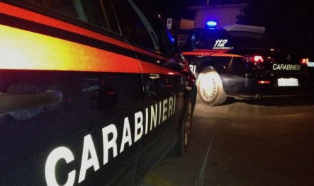 Rapinato e minacciato con un coltello, le indagini dei Carabinieri