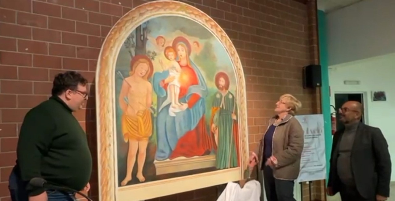 Donata una copia del quadro della Madonna delle Grazie. La gioia della cittadinanza