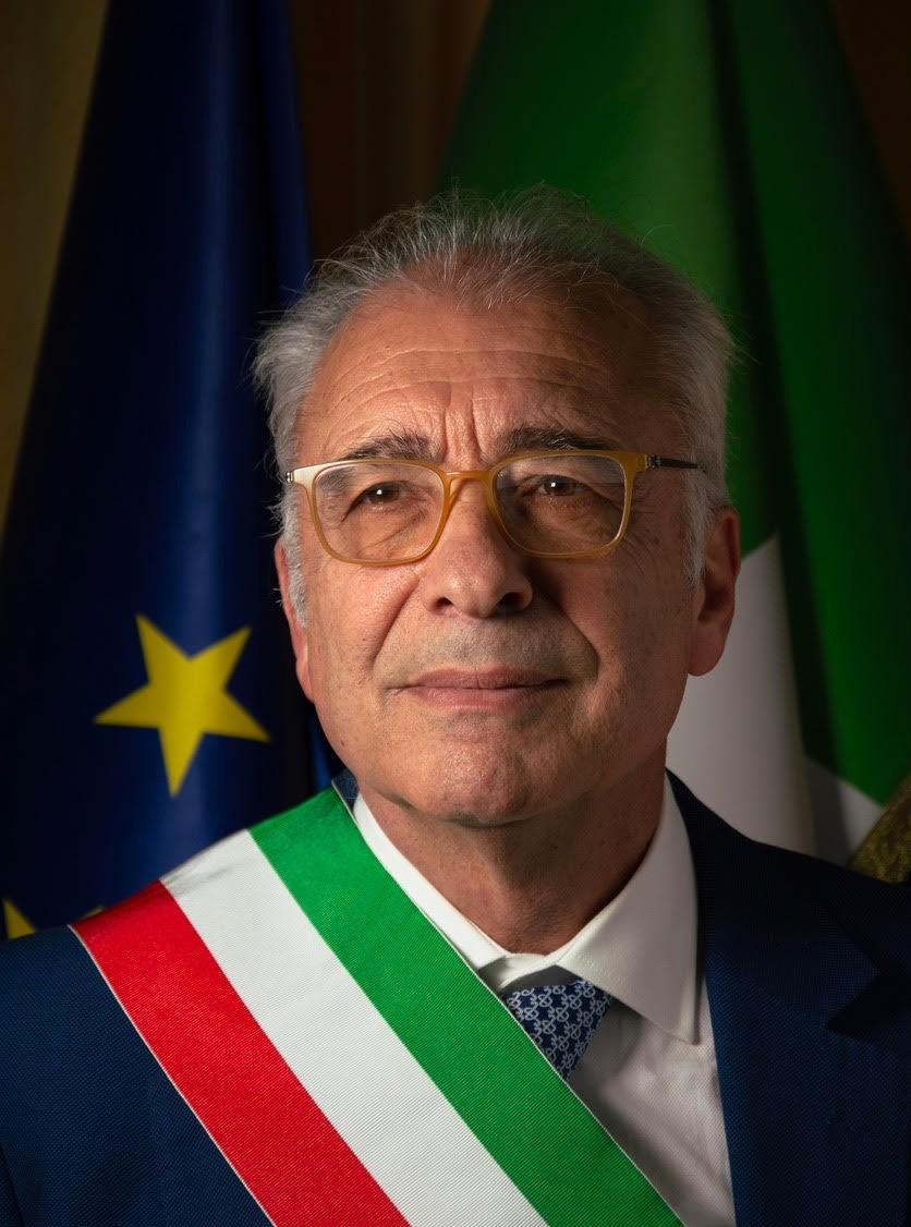 Scritte contro Israele e il popolo ebraico. Il sindaco: “Gesto vile, le rimuoveremo”