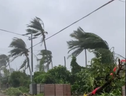 Cina: tifone Matmo si abbatte sulle regioni costiere con venti e piogge violenti