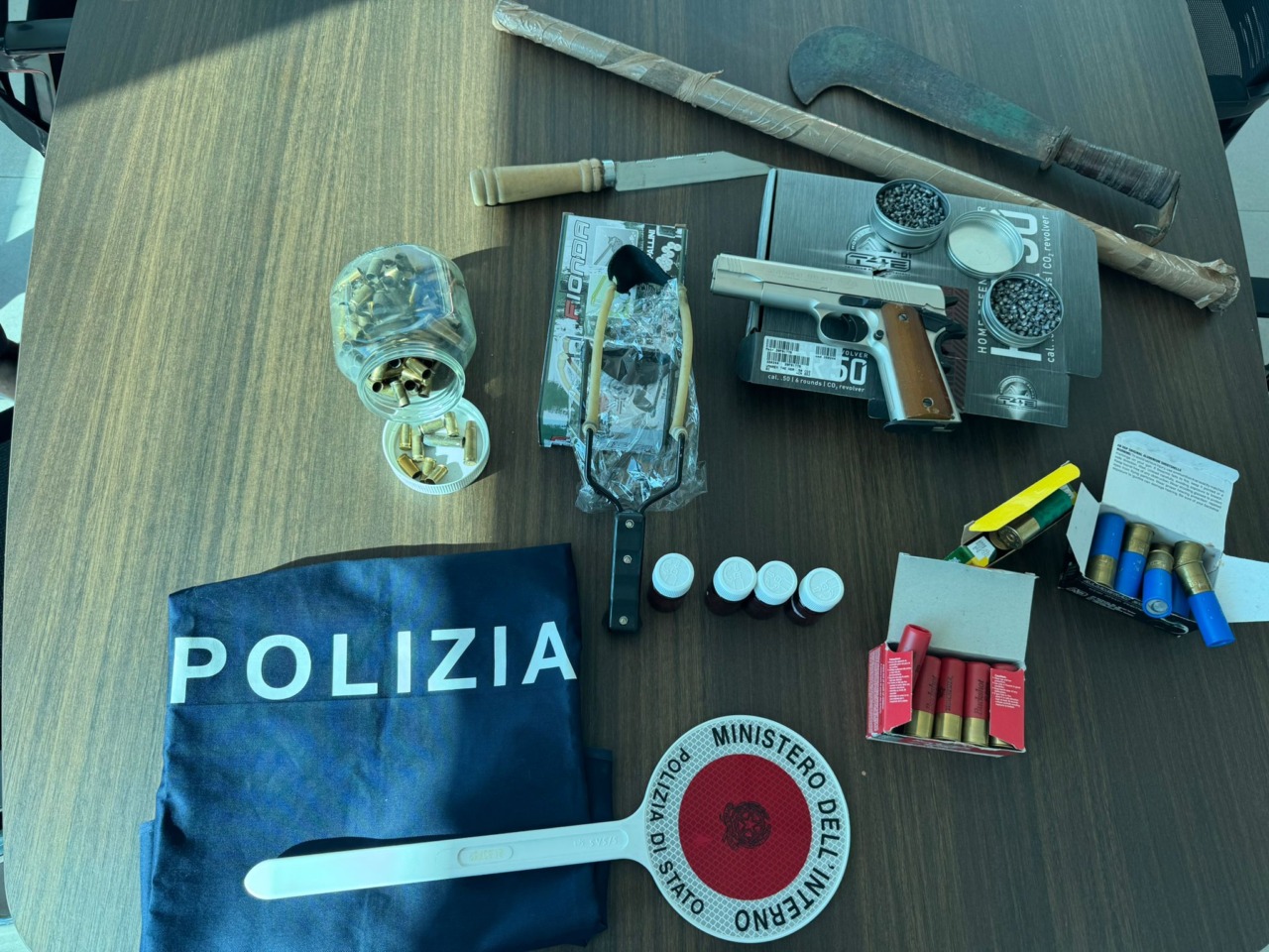 Armi e munizioni, uomo denunciato