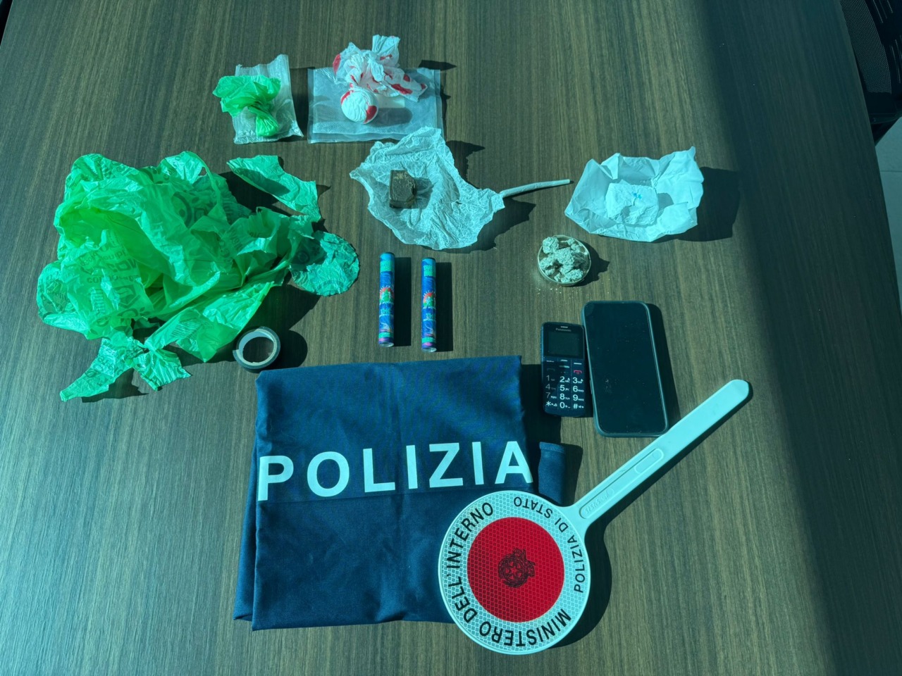 Spaccio di droga, arrestati un uomo e una donna