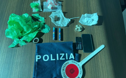 Spaccio di droga, arrestati un uomo e una donna
