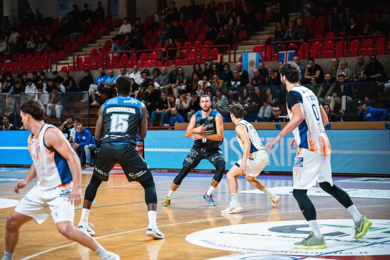 Momento d’oro per la Benacquista Latina