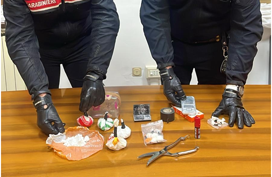 Trovato con la cocaina in auto e nell’abitazione, arrestato 54enne
