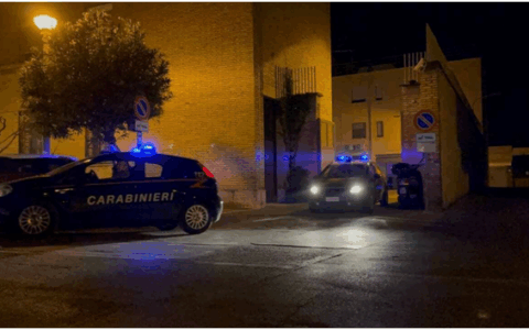 40enne trovato con un coltello e cocaina, denunciato