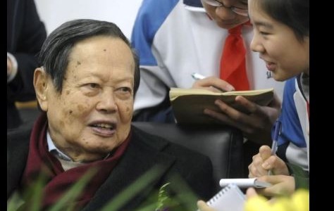 Cina: il celebre fisico e premio Nobel Chen Ning Yang è morto a 103 anni