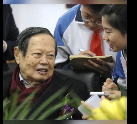 Cina: il celebre fisico e premio Nobel Chen Ning Yang è morto a 103 anni