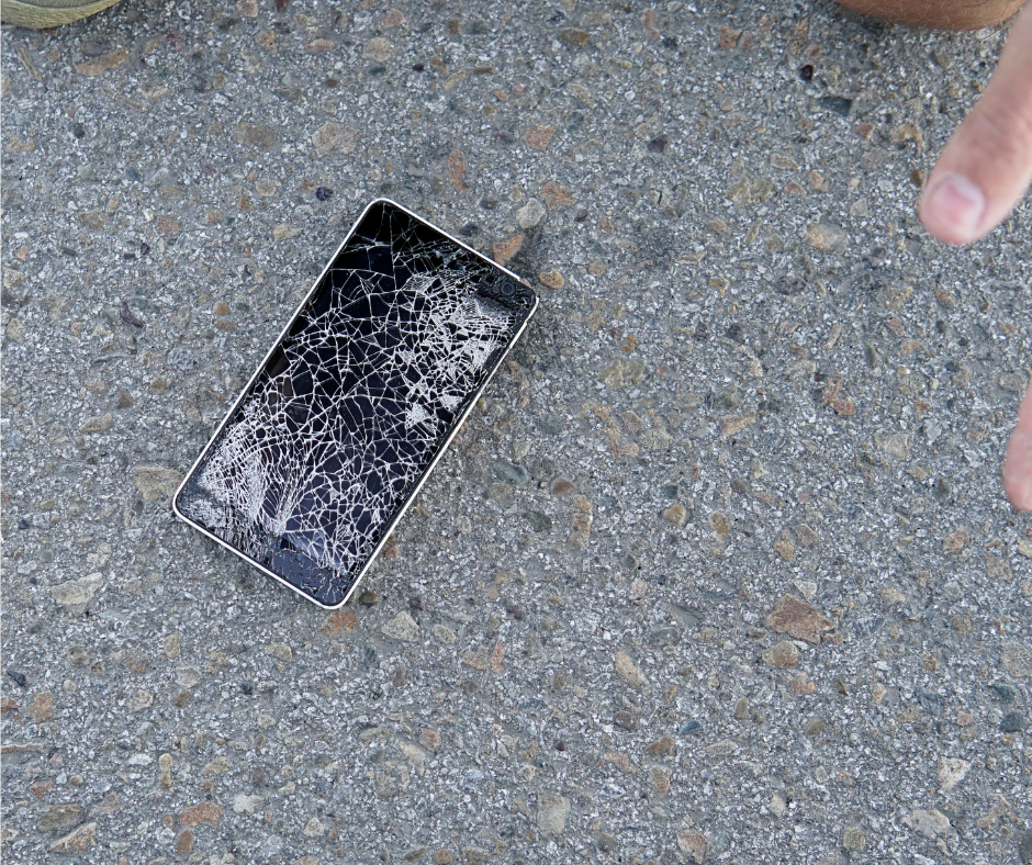 Scatta l’allarme SOS per un presunto incidente, ma è solo un cellulare caduto dall’auto