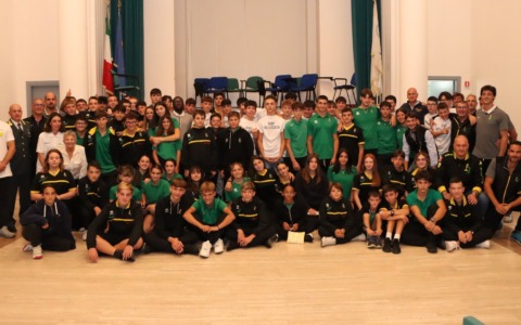 Le Fiamme Gialle salutano gli studenti di Chiavenna protagonisti del Campus