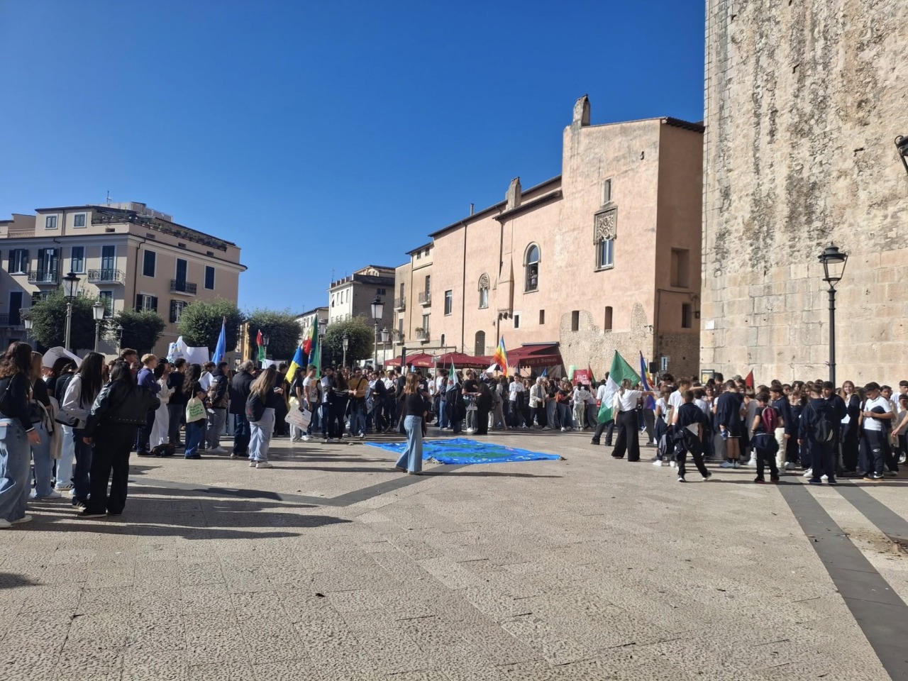 “Se vuoi la pace prepara la pace”, manifestazione contro le guerre
