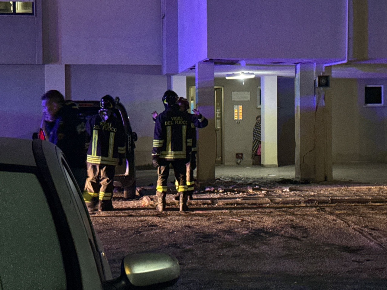 Esplosione in viale Kennedy, i residenti rientrano a casa dopo il sopralluogo