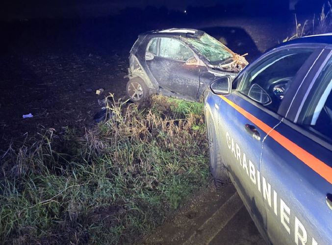 Non si ferma all’alt dei Carabinieri e si schianta: grave un 27enne