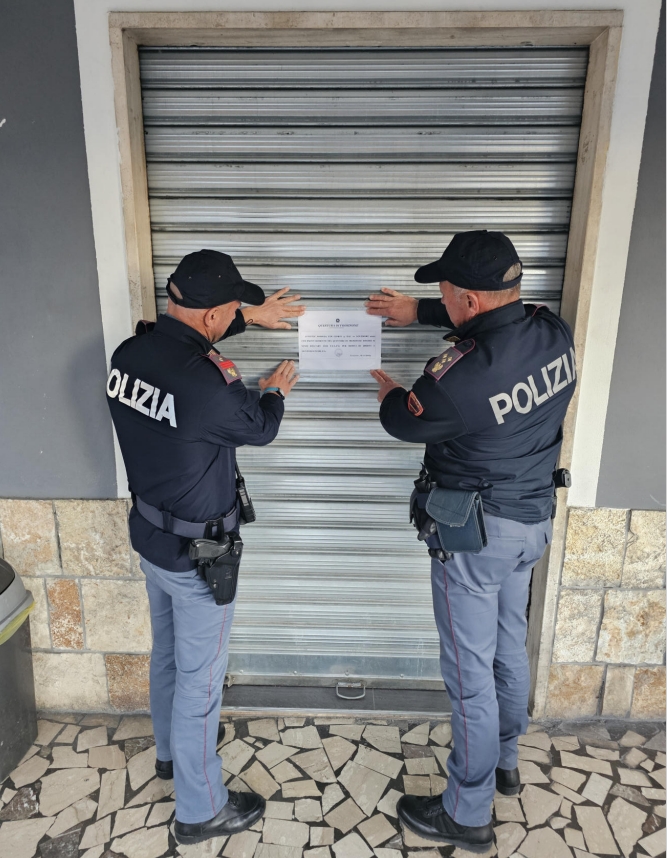 Droga e pregiudicati, il Questore sospende la licenza al bar