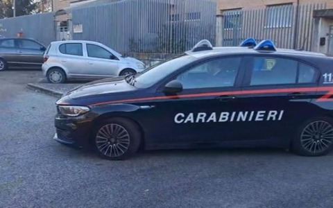 Giovane accoltellato sul bus, arrestato l’aggressore