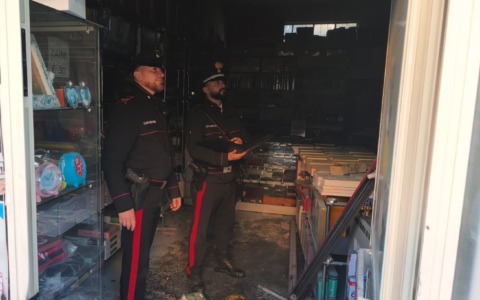 Incendio in una libreria del centro: i Carabinieri evitano il propagarsi delle fiamme