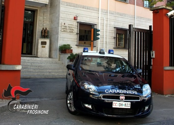 Derivati della cannabis: 70.000 euro di sequestri in un negozio, due denunciati