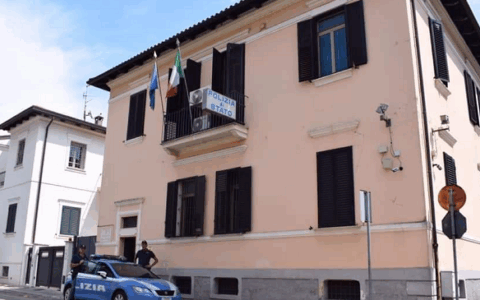 Contatta una escort e viene minacciato. Indagato per estorsione un uomo di 35 anni