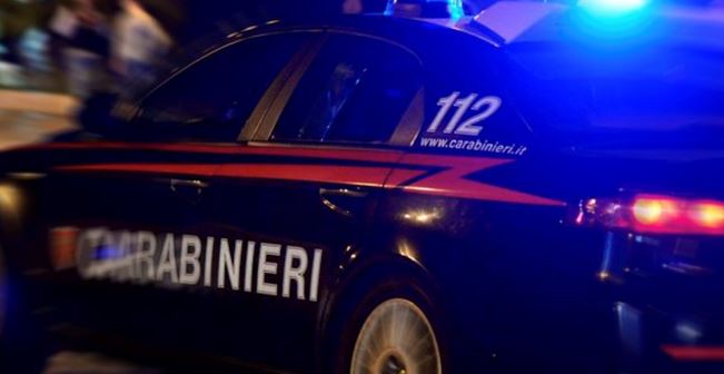 Trovato con coltello, manganello e droga in auto