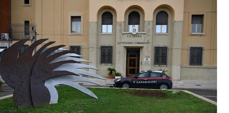 Si finge titolare di un’agenzia di pratiche amministrative, era una truffa