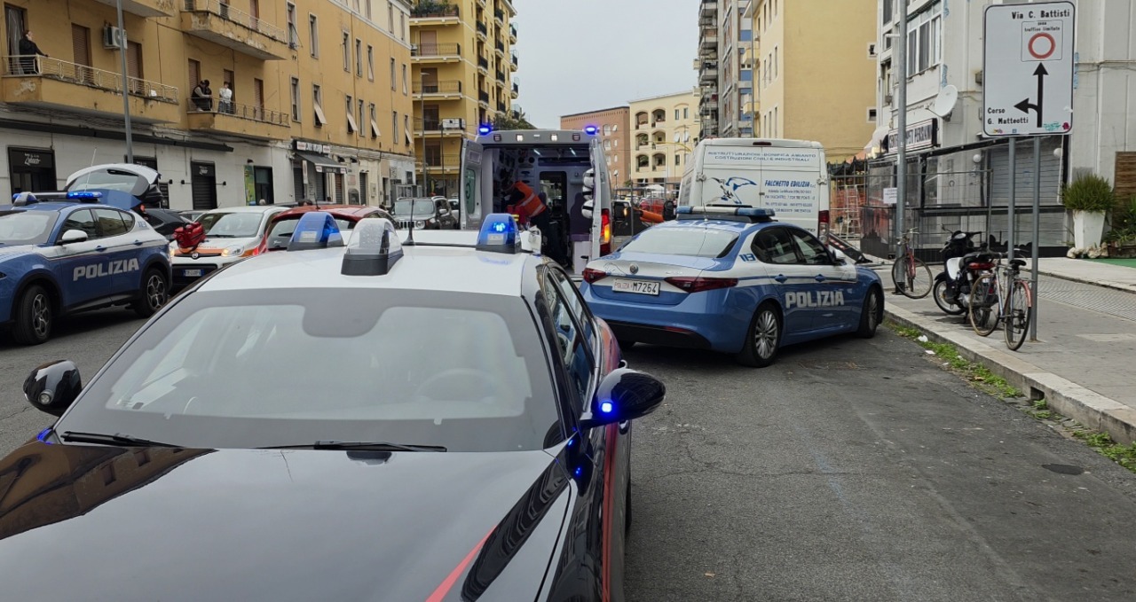 Spara con una pistola scacciacani per allontare i piccioni