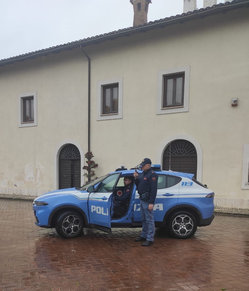 Danneggiano la porta d’ingresso della Villa Comunale per bivaccare, denunciati due giovani