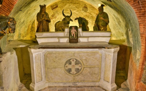 Un francobollo dedicato al presepe in terracotta di Maranola