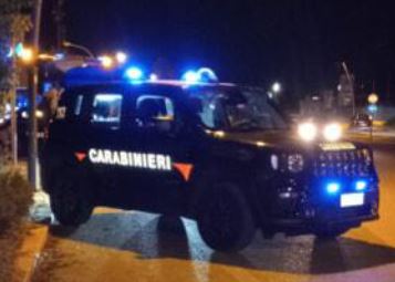 Rubano un’automobile, padre e figlio incastrati dalle telecamere di videosorveglianza