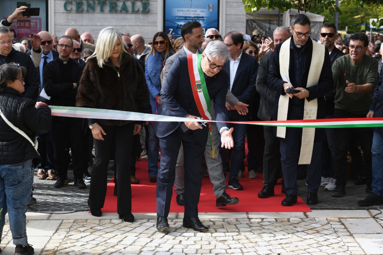 Inaugurato il Giardino di Piazza XIX Marzo e la Fontana Biondi