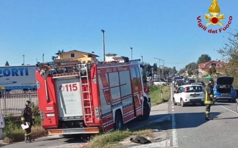 Scontro tra due auto sulla Casilina Nord, passeggeri soccorsi