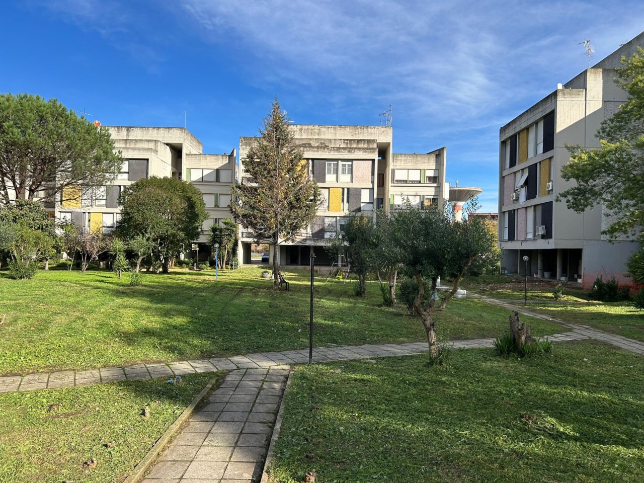 Attentati, lavori di bonifica e ripristino nelle palazzine dell’Ater