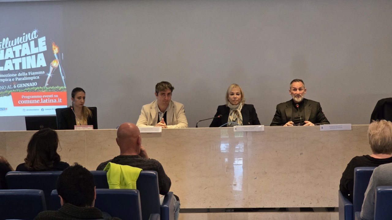 Natale 2025, il Comune ha presentato gli eventi. L’INTERVISTA