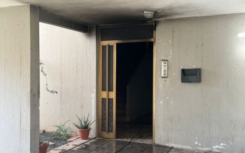 Case “Arlecchino”, dopo lo sgombero le molotov nell’androne dove abitavano i Bevilacqua