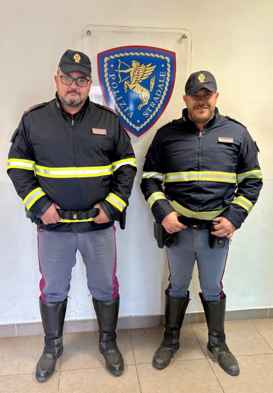 Auto del trasporto organi in panne, viaggio della speranza salvato dalla Polizia Stradale