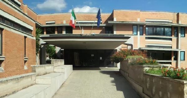 Edificio allagato, chiusa la scuola media “Prampolini”