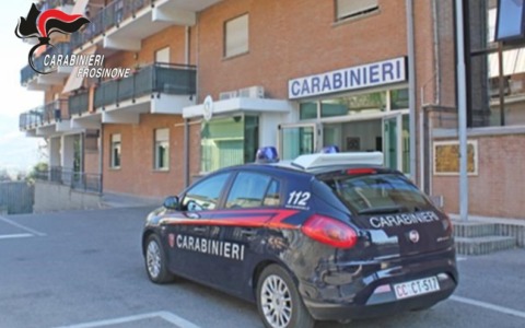 Travato in possesso di droga e soldi provento di spaccio, arrestato