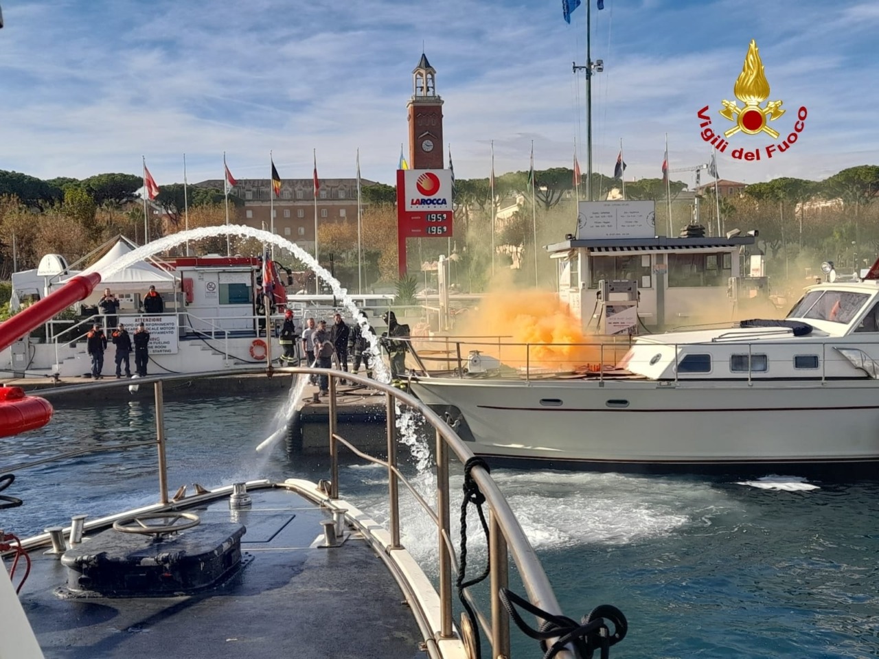 Esercitazione antincendio al porto di Gaeta